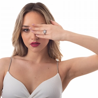 Γυναικείο δαχτυλίδι από ανοξείδωτο ατσάλι, οβάλ με λευκά κρύσταλλα