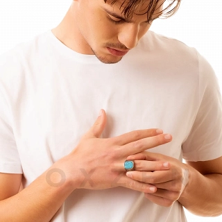 Δαχτυλίδι ανδρικό από ανοξείδωτο ατσάλι με τετράγωνη τιρκουάζ πέτρα