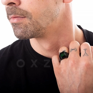Δαχτυλίδι ατσάλινο ανδρικό μαύρο με πράσινη πέτρα