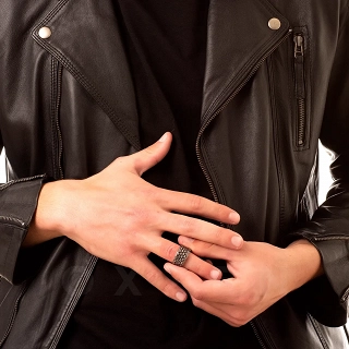 Δαχτυλίδι βέρα ανδρική από ανοξείδωτο ατσάλι, σκαλιστή