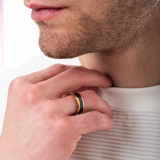 Δαχτυλίδι βέρα ανδρική από ανοξείδωτο ατσάλι, επιχρυσωμένη με ανθρακόνημα