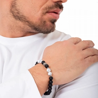 Βραχιόλι με Χαουλίτη και μαύρες χάντρες 8mm