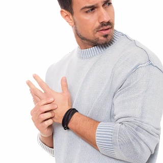 Oxzen ανδρικό βραχιόλι από ανοξείδωτο ατσάλι με μαύρο δέρμα