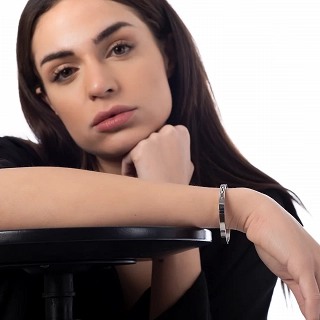 Βραχιόλι γυναικείο από ανοξείδωτο ατσάλι χειροπέδα με κούμπωμα