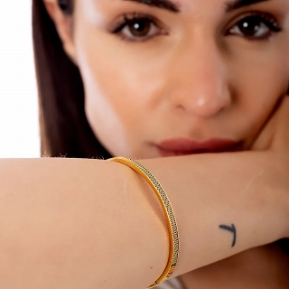 Βραχιόλι γυναικείο από ανοξείδωτο ατσάλι χειροπέδα με σκάλισμα και κούμπωμα