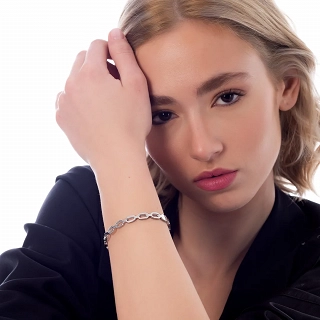 Βραχιόλι γυναικείο από ανοξείδωτο ατσάλι χειροπέδα με κούμπωμα