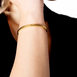 Βραχιόλι γυναικείο από ανοξείδωτο ατσάλι χειροπέδα με κούμπωμα και λευκά ζιργκόν