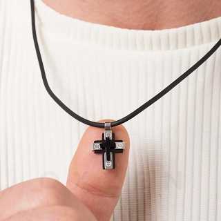 Κολιέ σταυρός ατσάλι ασημί με μαύρο με καουτσούκ και κούμπωμα ασφαλείας