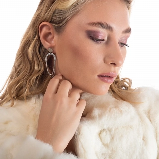 Σκουλαρίκια κρεμαστά ατσάλινα σφυρήλατα με λευκά ζιργκόν