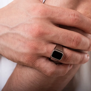 Δαχτυλίδι από ανοξείδωτο ατσάλι, με μαύρη πέτρα όνυχα