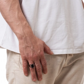 Δαχτυλίδι από ανοξείδωτο ατσάλι, με μαύρη πέτρα όνυχα