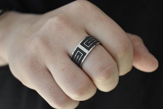 Oxzen βέρα ατσάλινη σε ασημί και μαύρο