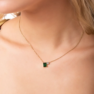 Κολιέ γυναικείο από ανοξείδωτο ατσάλι επιχρυσωμένο με πράσινο και λευκό ζιργκόν