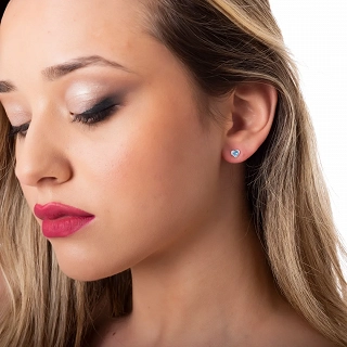 Oxzen ασημένιο σκουλαρίκι καρφωτό με καρδιά ζιργκόν