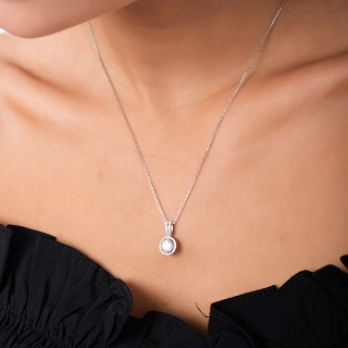 Oxzen ασημένιο κολιέ μονόπετρο με λευκά ζιργκόν