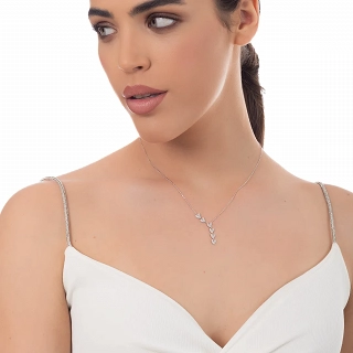 Oxzen ασημένιο κολιέ με καρδιές στη σειρά και πέτρες ζιργκόν