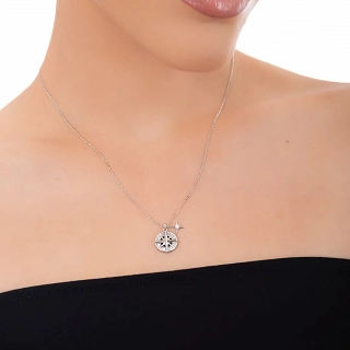 Oxzen ασημένιο κολιέ πυξίδα με λευκές μπαγιέτες