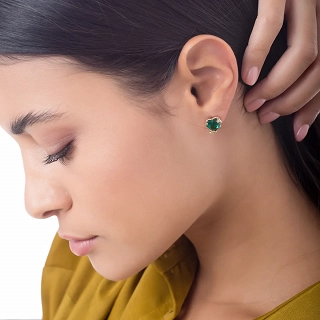 Oxzen σκουλαρίκια καρφωτά ασημένια επιχρυσωμένα με πράσινη καρδιά