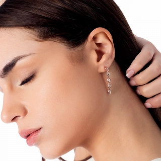 Oxzen σκουλαρίκι ασημένιο με μία σειρά λευκά ζιργκόν