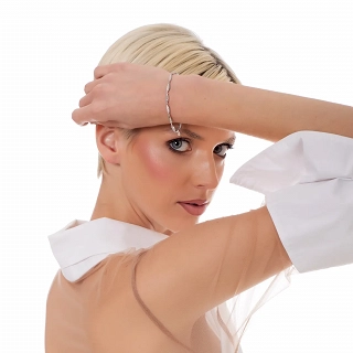 Oxzen γυναικείο βραχιόλι ασημένιο με λευκά ζιργκόν