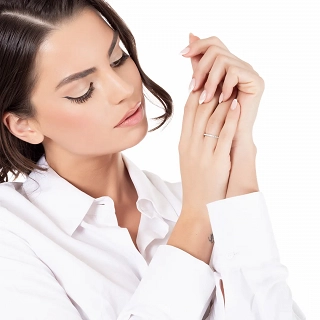 Oxzen ασημένιο δαχτυλίδι σειρέ με λευκά ζιργκόν 2mm