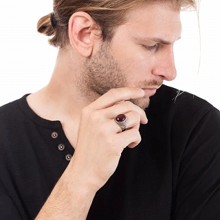Oxzen ασημένιο δαχτυλίδι ανδρικό, με κόκκινη πέτρα κορνεόλη