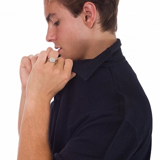 Oxzen ανδρικό δαχτυλίδι από ασήμι επιπλατινωμένο τετράγωνο λουστρέ