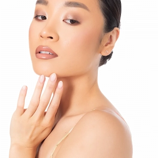 Oxzen ασημένια σκουλαρίκια καρφωτά με ουράνιο τόξο