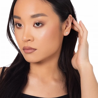 Oxzen ασημένια σκουλαρίκια καρφωτά καρδιά με λευκά ζιργκόν