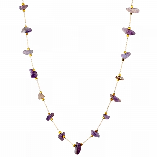 Oxzen ατσάλινο κολιέ επιχρυσωμένο με ακανόνιστους μωβ ημιπολύτιμους λίθους