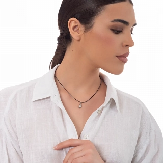 Oxzen γυναικείο κολιέ από ανοξείδωτο ατσάλι κοχύλι με δερμάτινο λουράκι