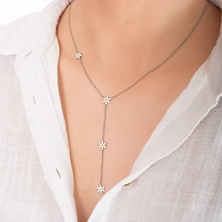 Oxzen γυναικείο κολιέ από ανοξείδωτο ατσάλι με λευκές μαργαρίτες