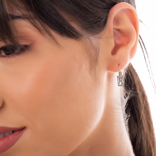 Oxzen σκουλαρίκια κρίκοι ατσάλινοι με ένα ορθογώνιο ζιργκόν