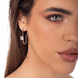 Oxzen σκουλαρίκια κρίκοι ατσάλινοι μακρόστενοι με ζιργκόν