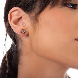 Oxzen σκουλαρίκια καρφωτά ατσάλινα τετράγωνα με λευκό ζιργκόν