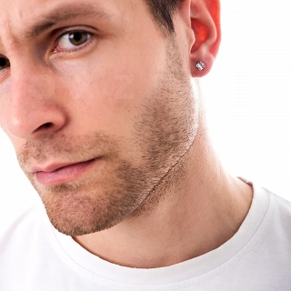 Σκουλαρίκι ανδρικό από ανοξείδωτο ατσάλι με τετράγωνη λευκή πέτρα ζιργκόν 4mm