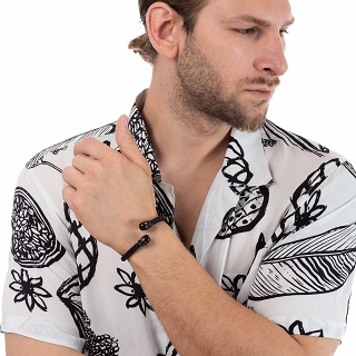 Oxzen δερμάτινο ανδρικό βραχιόλι ατσάλινο μαύρο με δύο νεκροκεφαλές