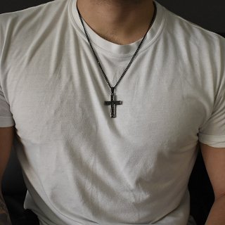 Κολιέ σταυρός ατσάλι με αλυσίδα μαύρη